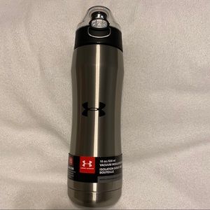 18 oz Vacuuminsulated water bottle by Under Armour